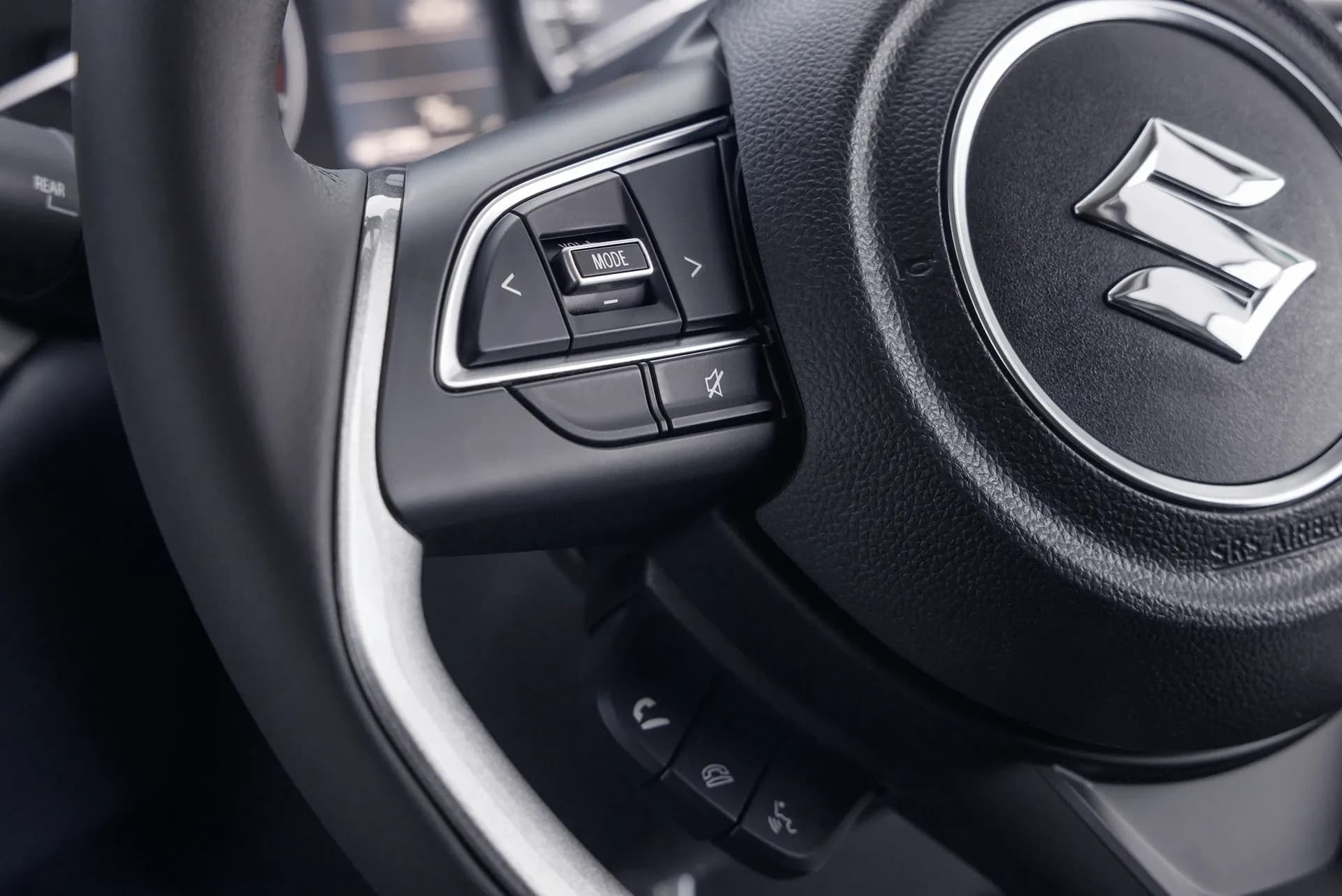 Suzuki Baleno 1.5 GL AT thumbnail 5