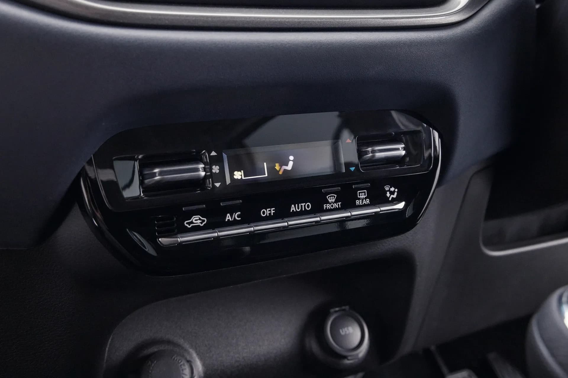 Suzuki Baleno 1.5 GL AT thumbnail 6