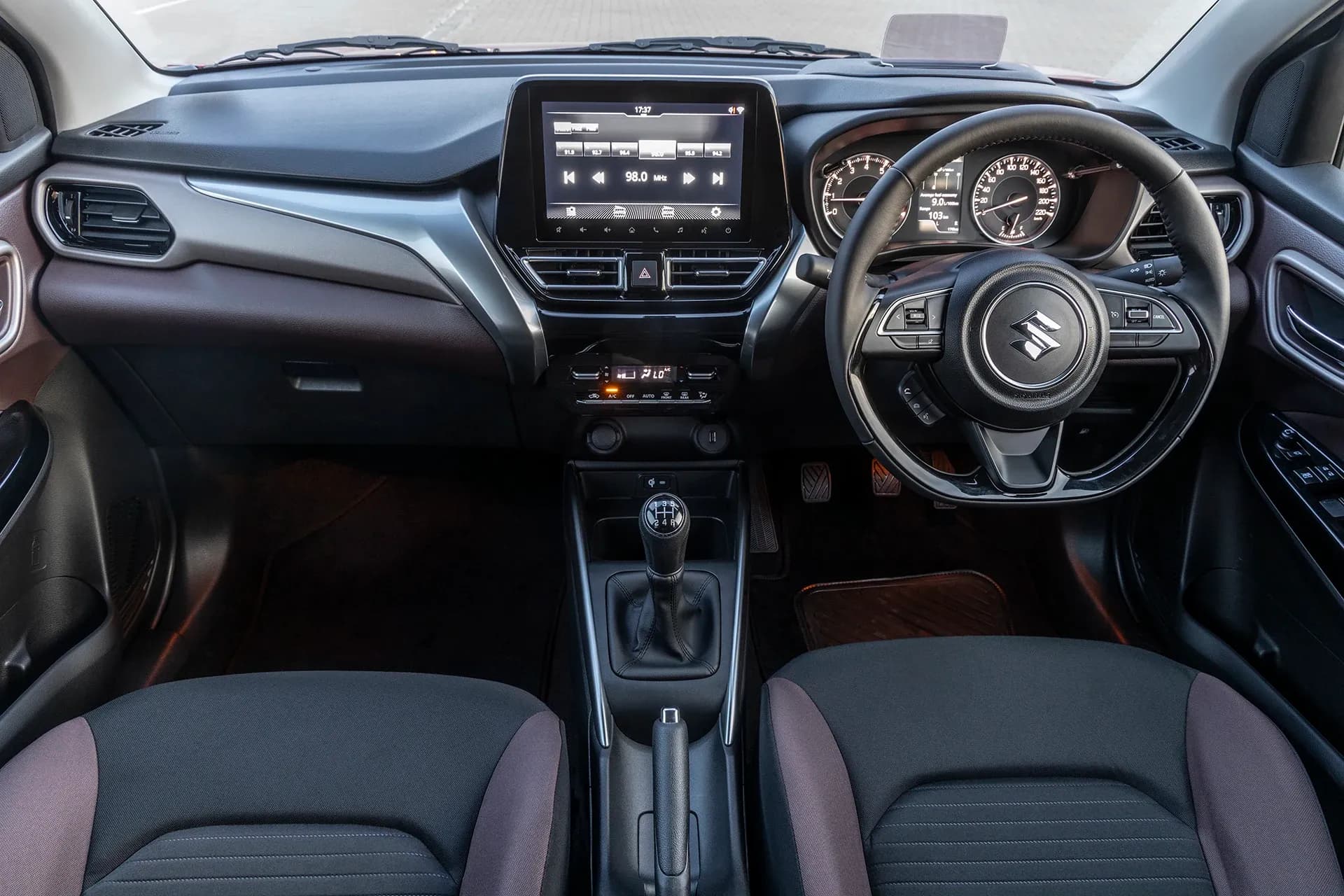 Suzuki Fronx 1.5 GL AT image 4